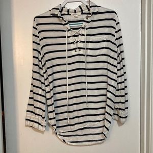 Ladies Hi/Low Navy blue and Ivory striped pullover Shirt